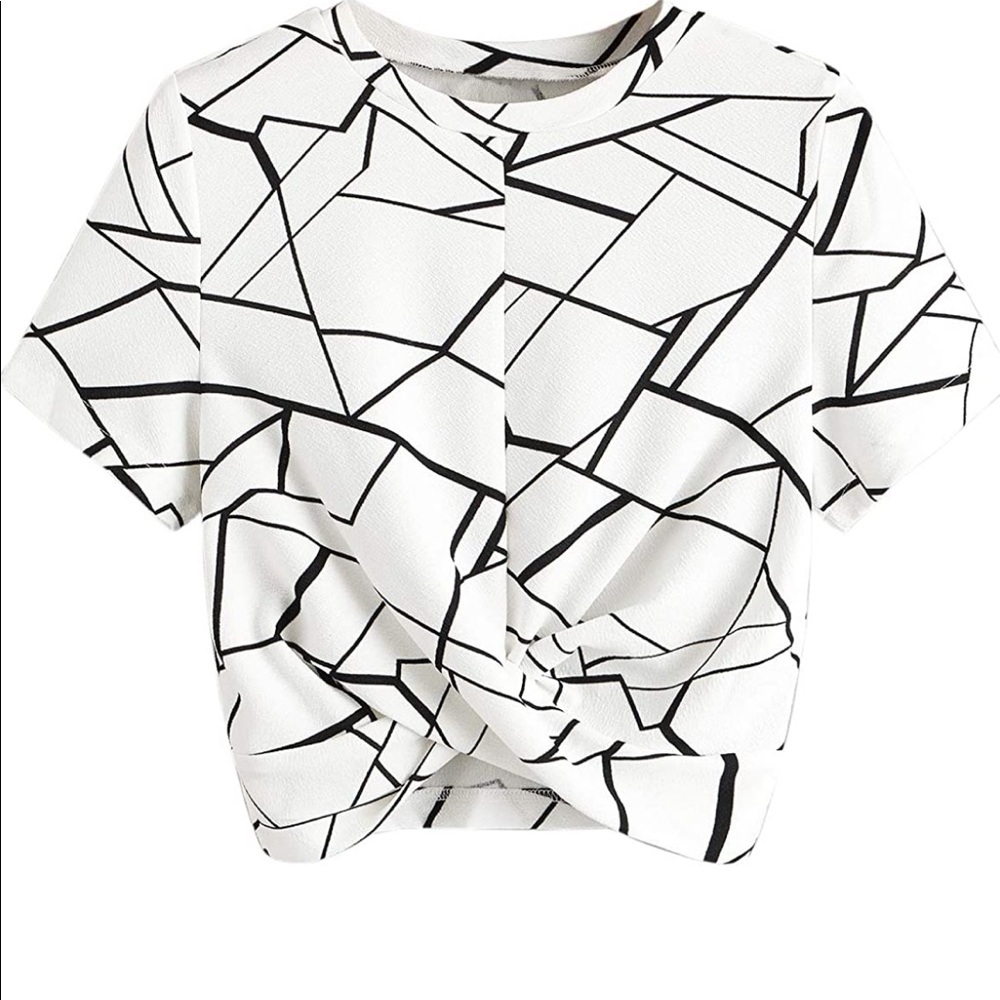 NWOT Women's Casual White with Black Pattern lines and Twist Front Crop Top